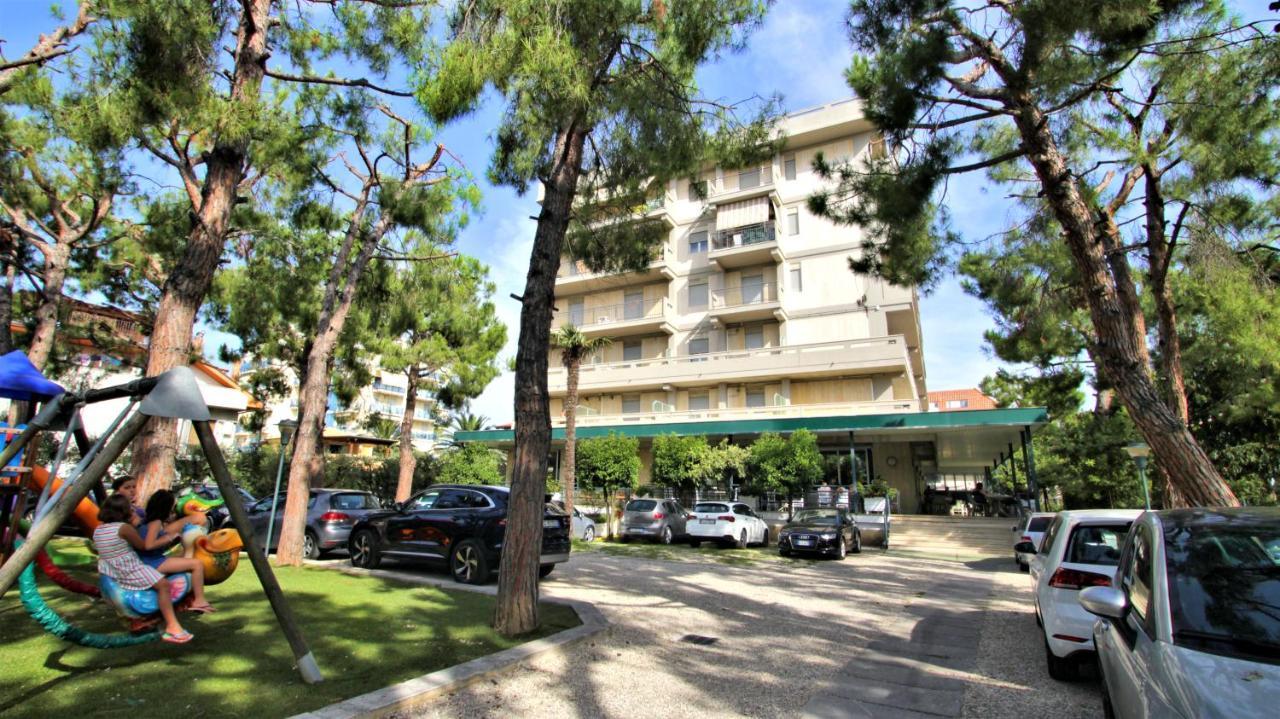 Hotel Pineta San Benedetto del Tronto Ngoại thất bức ảnh