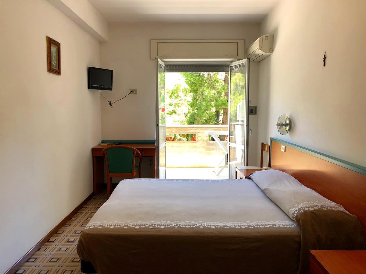 Hotel Pineta San Benedetto del Tronto Ngoại thất bức ảnh
